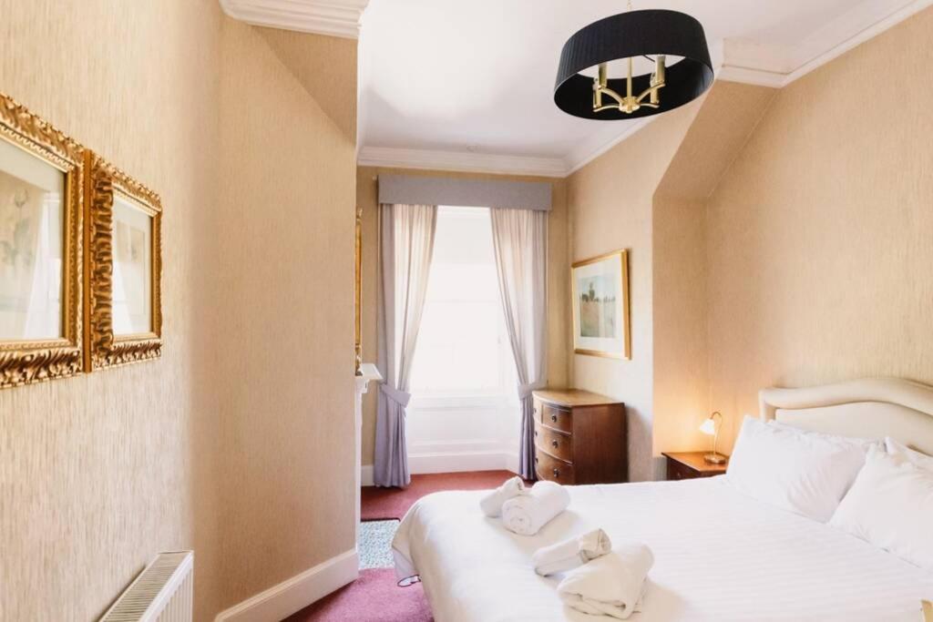 Wallace Apartment - A Unique Apartment In Countryside Park With Wifi And Access To Bar And Pool Perth Esterno foto