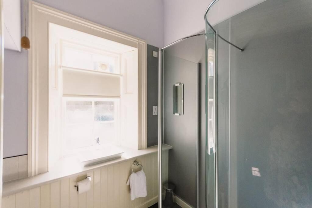 Wallace Apartment - A Unique Apartment In Countryside Park With Wifi And Access To Bar And Pool Perth Esterno foto