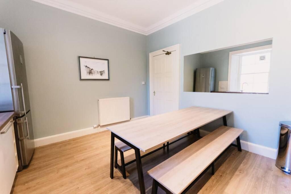 Wallace Apartment - A Unique Apartment In Countryside Park With Wifi And Access To Bar And Pool Perth Esterno foto