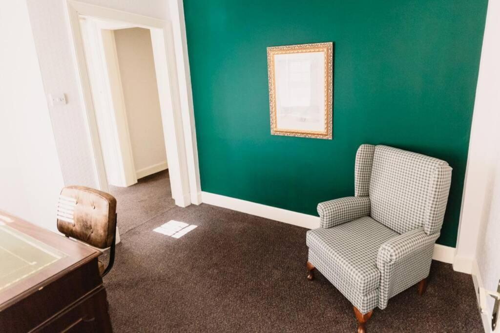 Wallace Apartment - A Unique Apartment In Countryside Park With Wifi And Access To Bar And Pool Perth Esterno foto