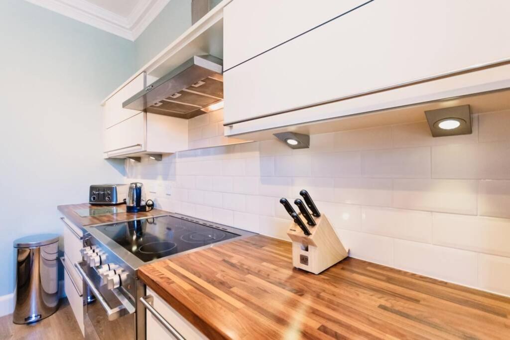 Wallace Apartment - A Unique Apartment In Countryside Park With Wifi And Access To Bar And Pool Perth Esterno foto