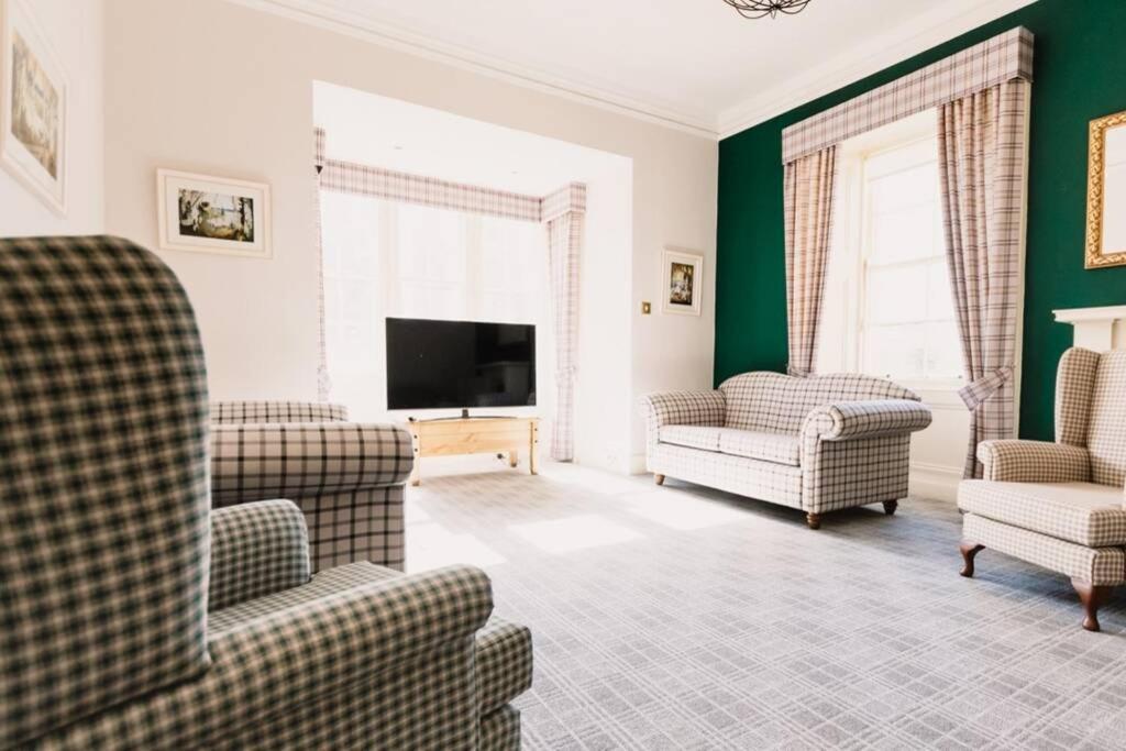 Wallace Apartment - A Unique Apartment In Countryside Park With Wifi And Access To Bar And Pool Perth Esterno foto