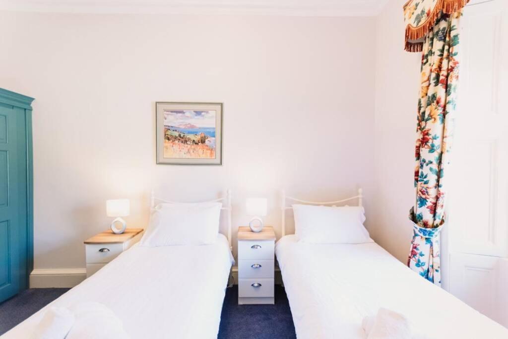 Wallace Apartment - A Unique Apartment In Countryside Park With Wifi And Access To Bar And Pool Perth Esterno foto