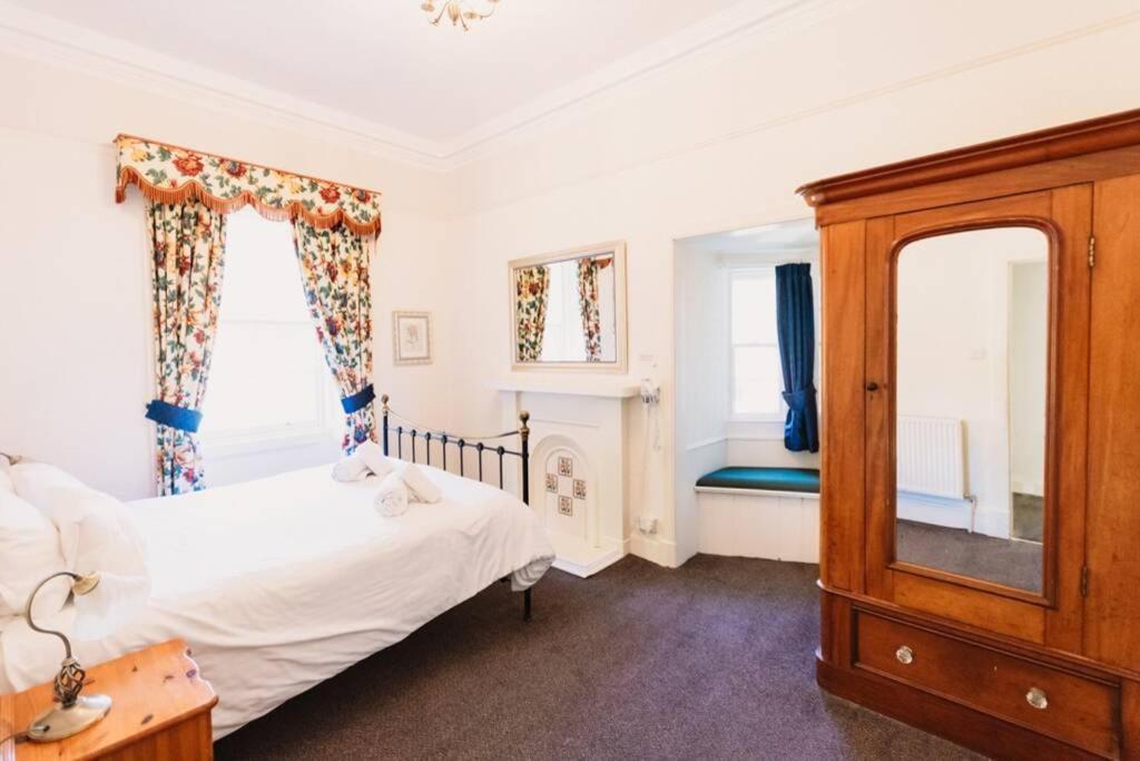 Wallace Apartment - A Unique Apartment In Countryside Park With Wifi And Access To Bar And Pool Perth Esterno foto