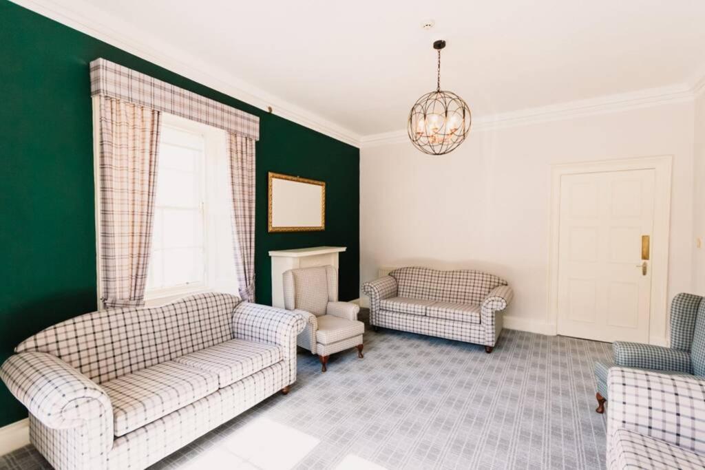 Wallace Apartment - A Unique Apartment In Countryside Park With Wifi And Access To Bar And Pool Perth Esterno foto